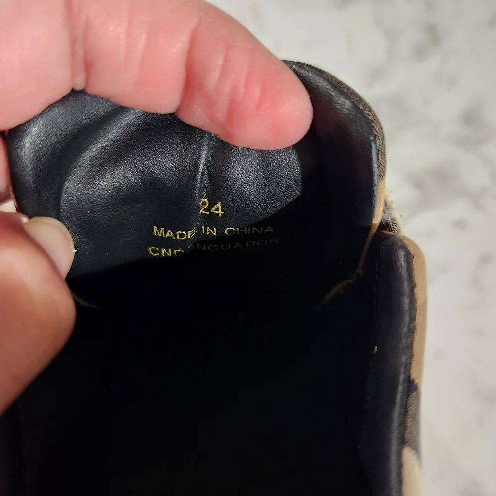 BURBERRY Markham Check Grip-Strap Sneaker Kids Size 24 Size 8c - Picture 6 of 7